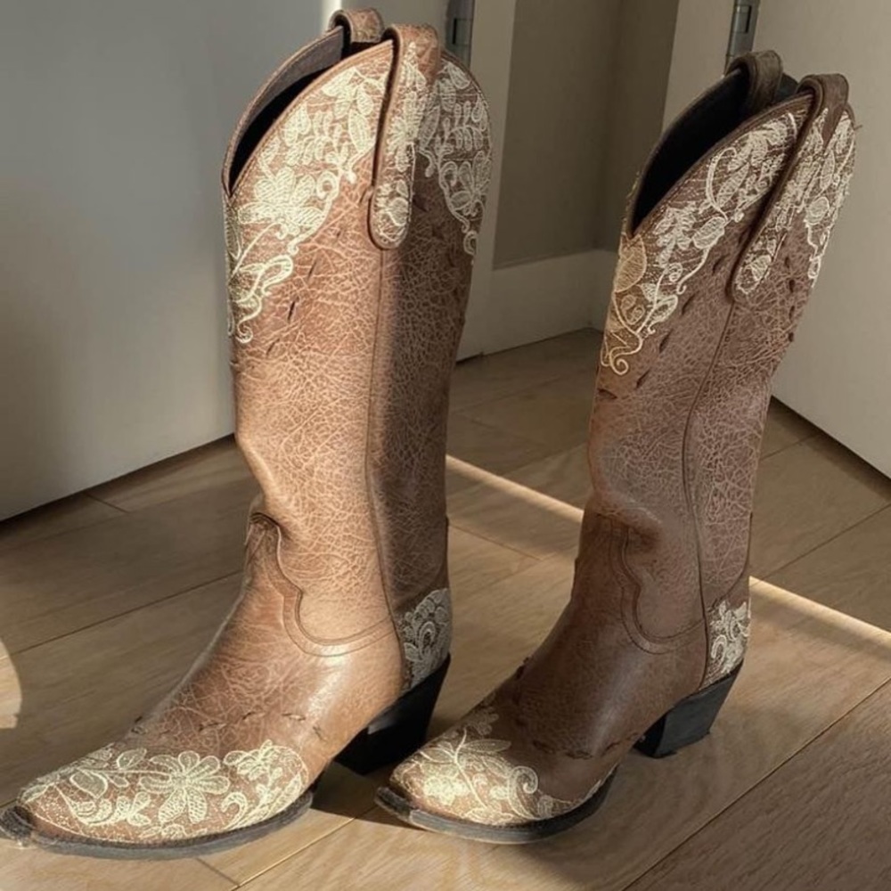 Cowgirl/Riding boots